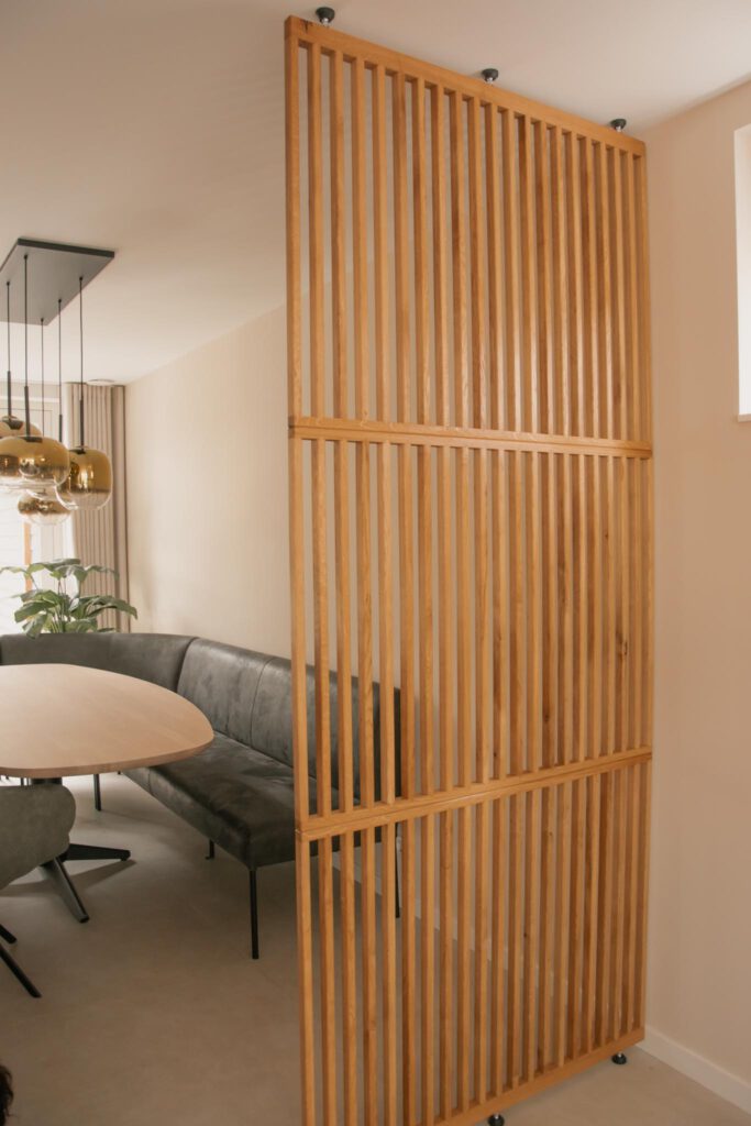 Roomdivider gemaakt van massief eikenhout afkomstig van eikenbomen
